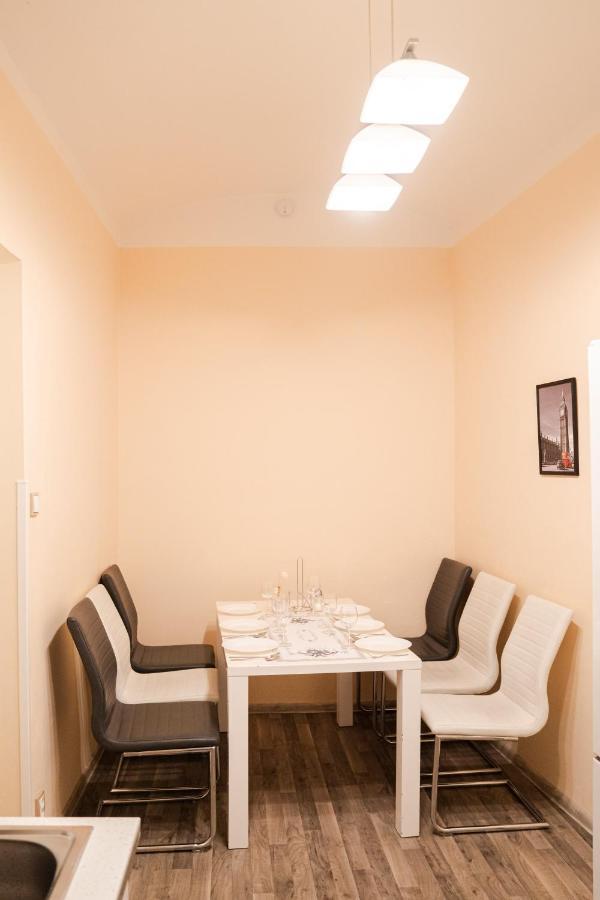 Helen Homestay Vaclavske Namesti Прага Экстерьер фото