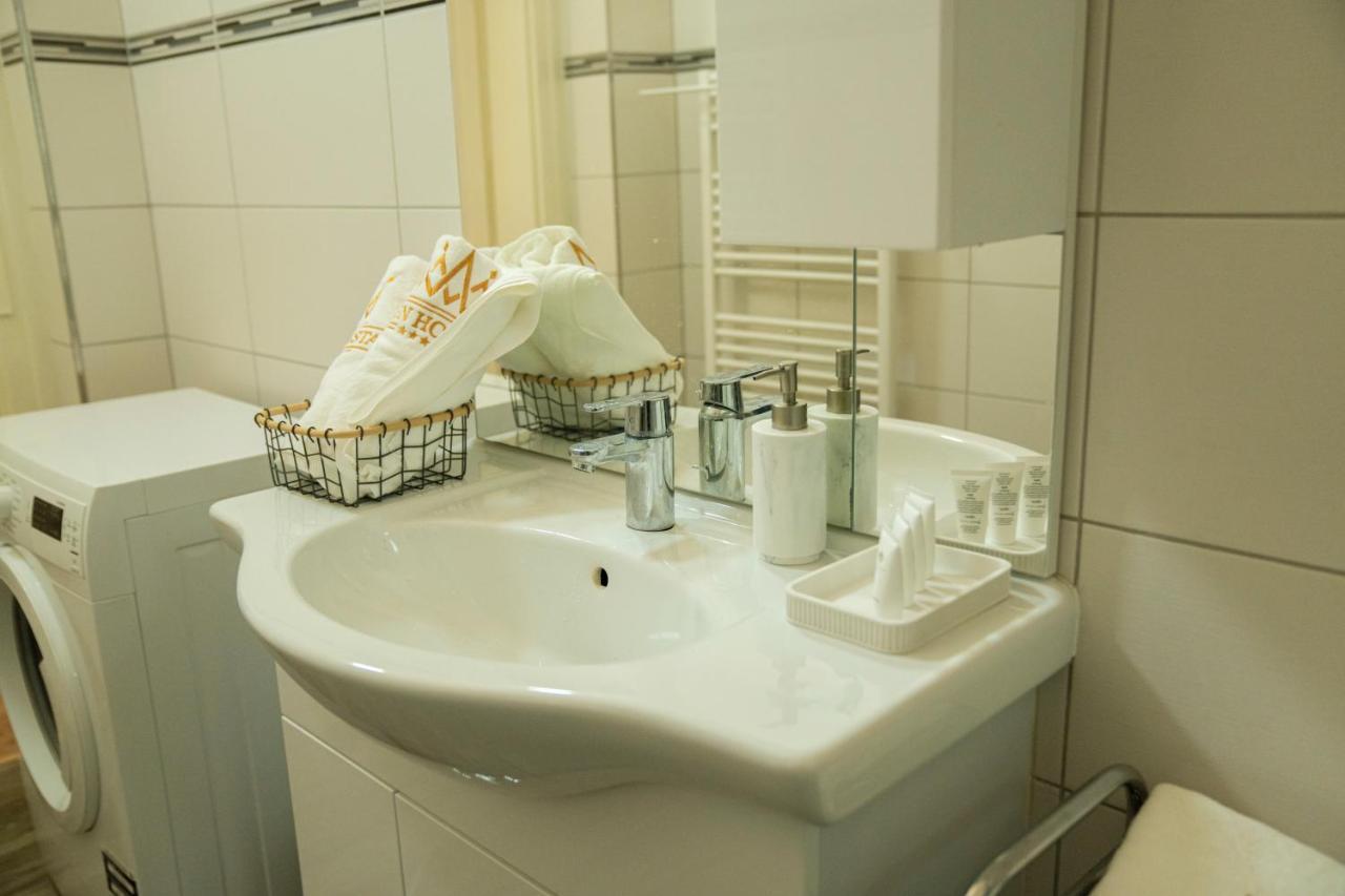 Helen Homestay Vaclavske Namesti Прага Экстерьер фото