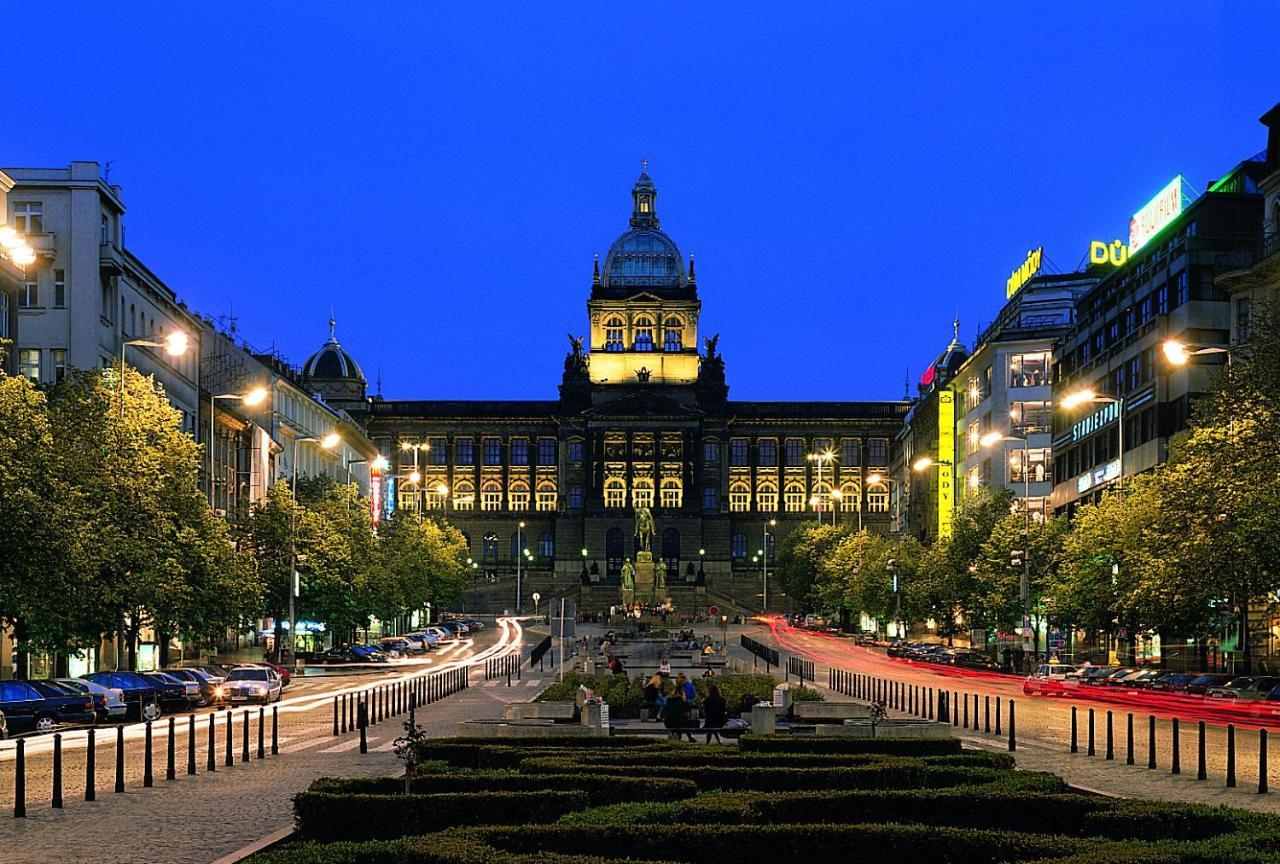 Helen Homestay Vaclavske Namesti Прага Экстерьер фото